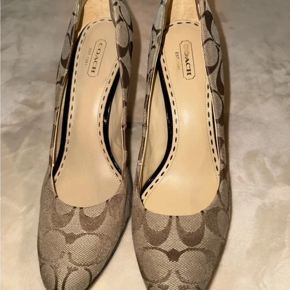 Coach Women’s Signature Brown Fabric Heels- Size 9.5 B - Picture 2 of 4